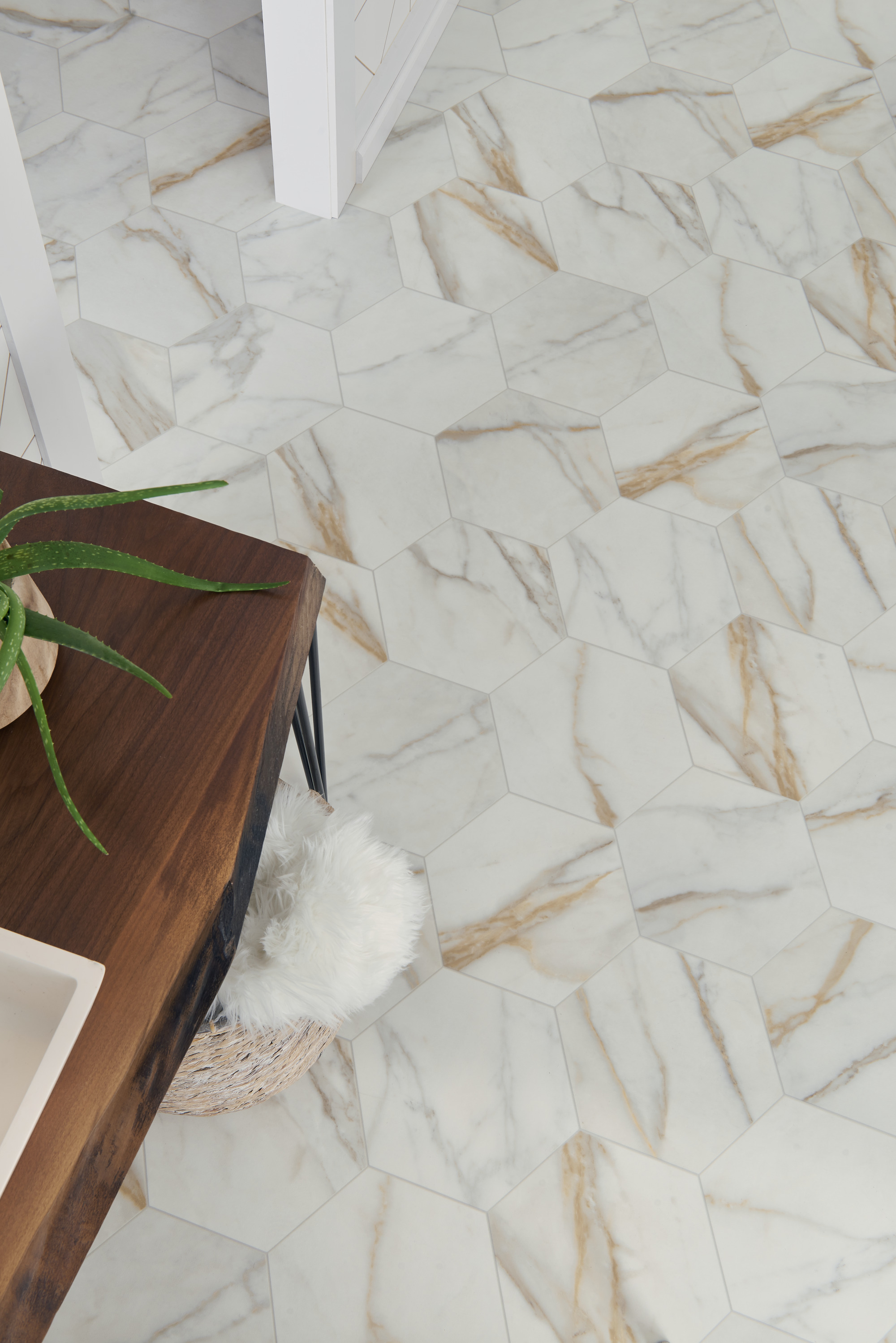 Luxury Vinyl Sheet Gold Carrara Ivory 100470 | Mannington